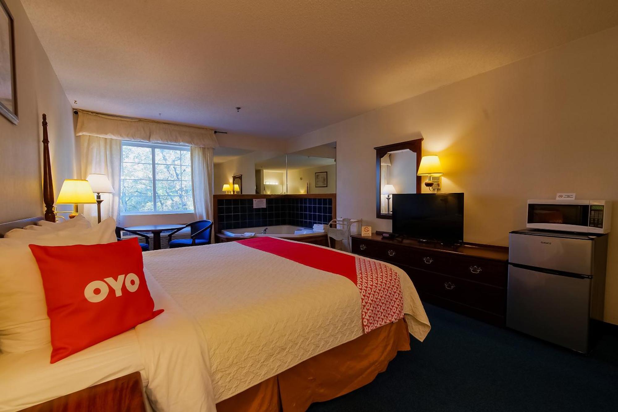 Hotel O Eureka Springs - Christ Of Ozark Area Екстериор снимка