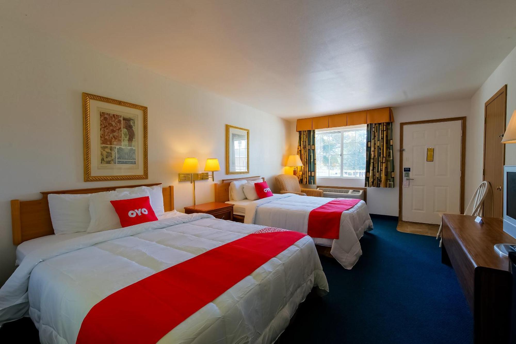 Hotel O Eureka Springs - Christ Of Ozark Area Екстериор снимка