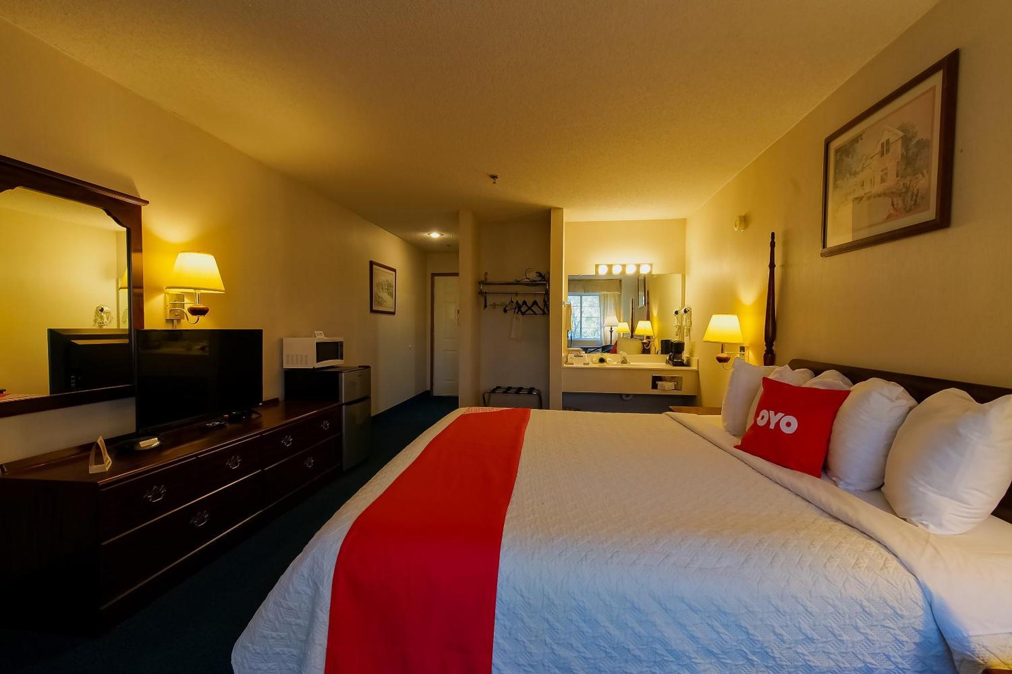Hotel O Eureka Springs - Christ Of Ozark Area Екстериор снимка