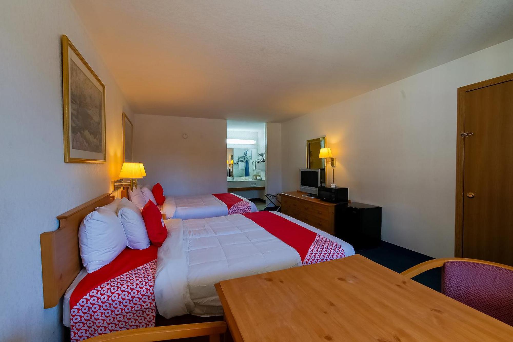 Hotel O Eureka Springs - Christ Of Ozark Area Екстериор снимка