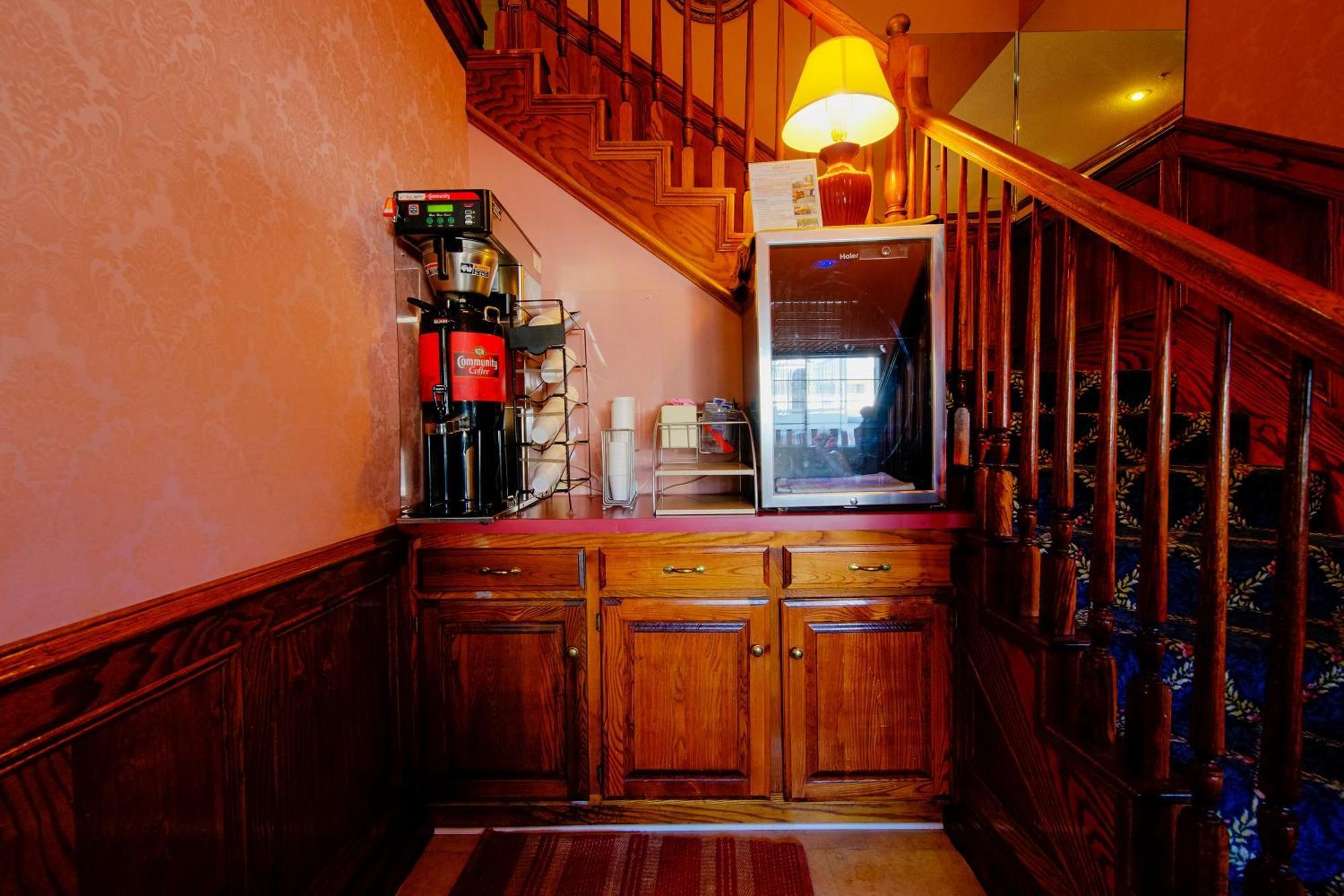 Hotel O Eureka Springs - Christ Of Ozark Area Екстериор снимка