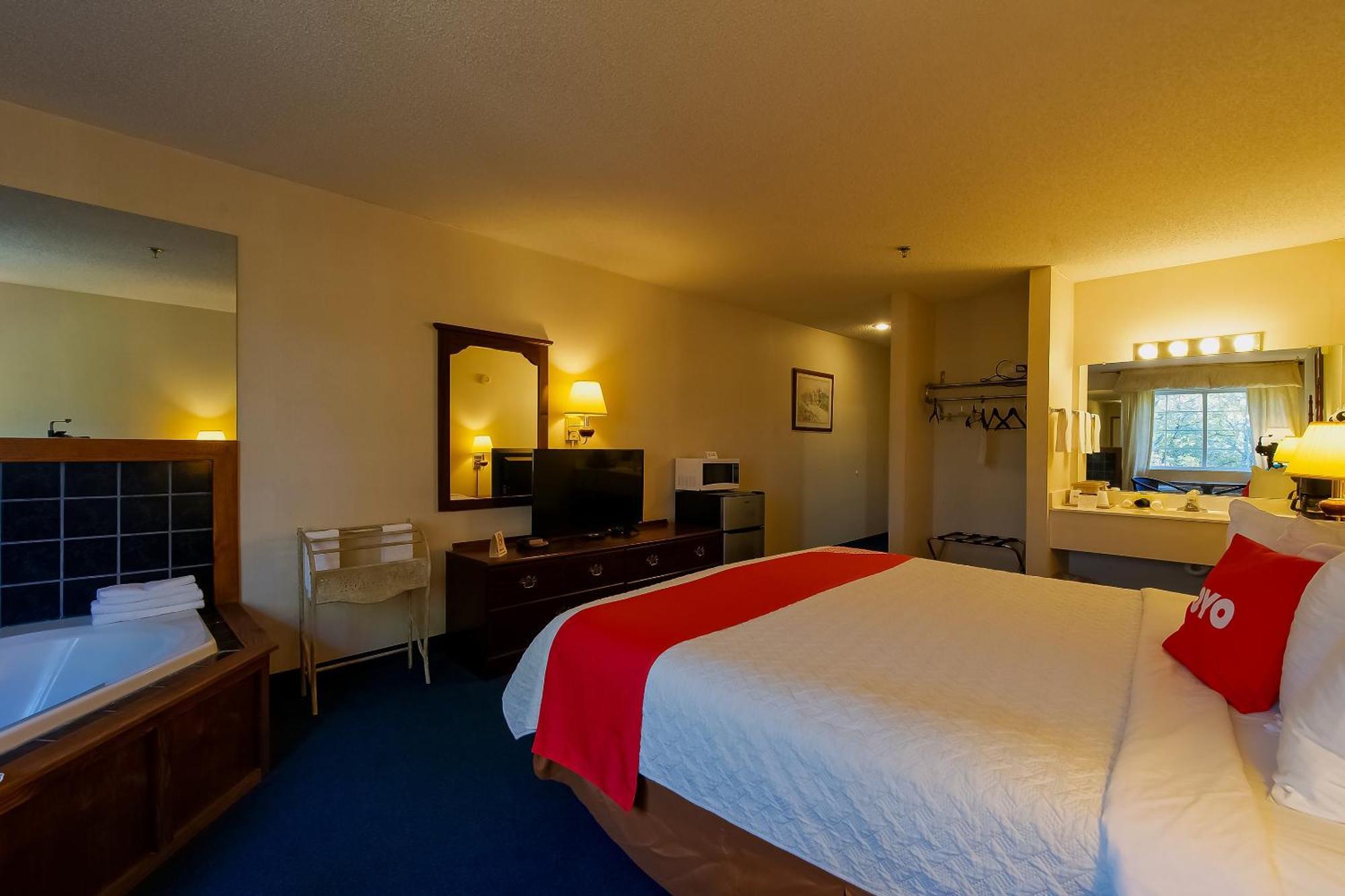 Hotel O Eureka Springs - Christ Of Ozark Area Екстериор снимка