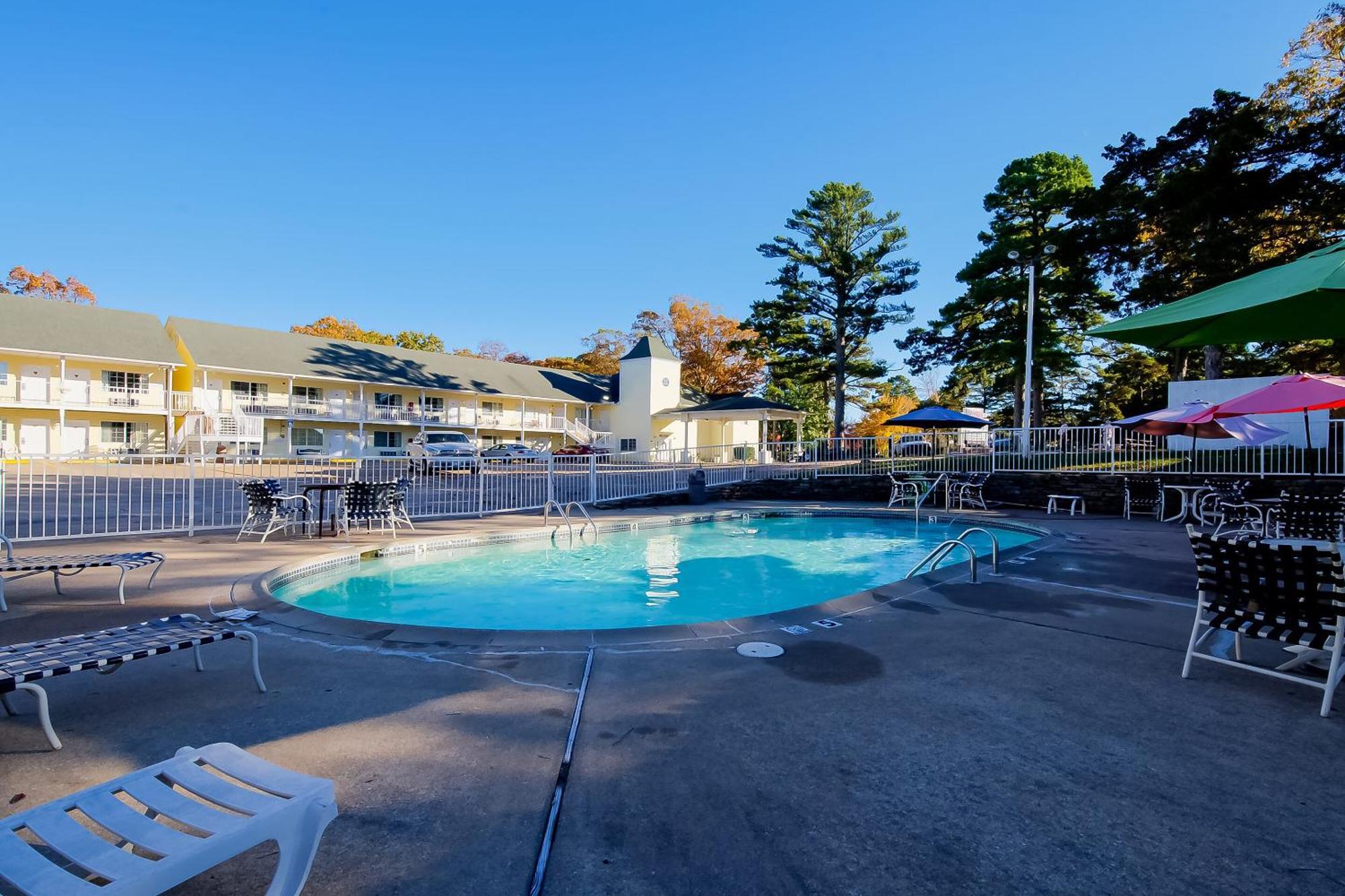 Hotel O Eureka Springs - Christ Of Ozark Area Екстериор снимка